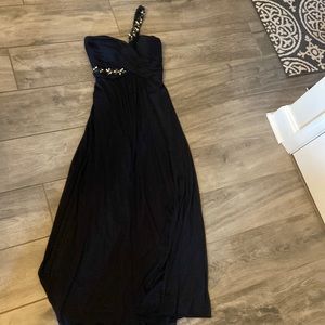 Cache size 4 one shoulder navy blue prom dress